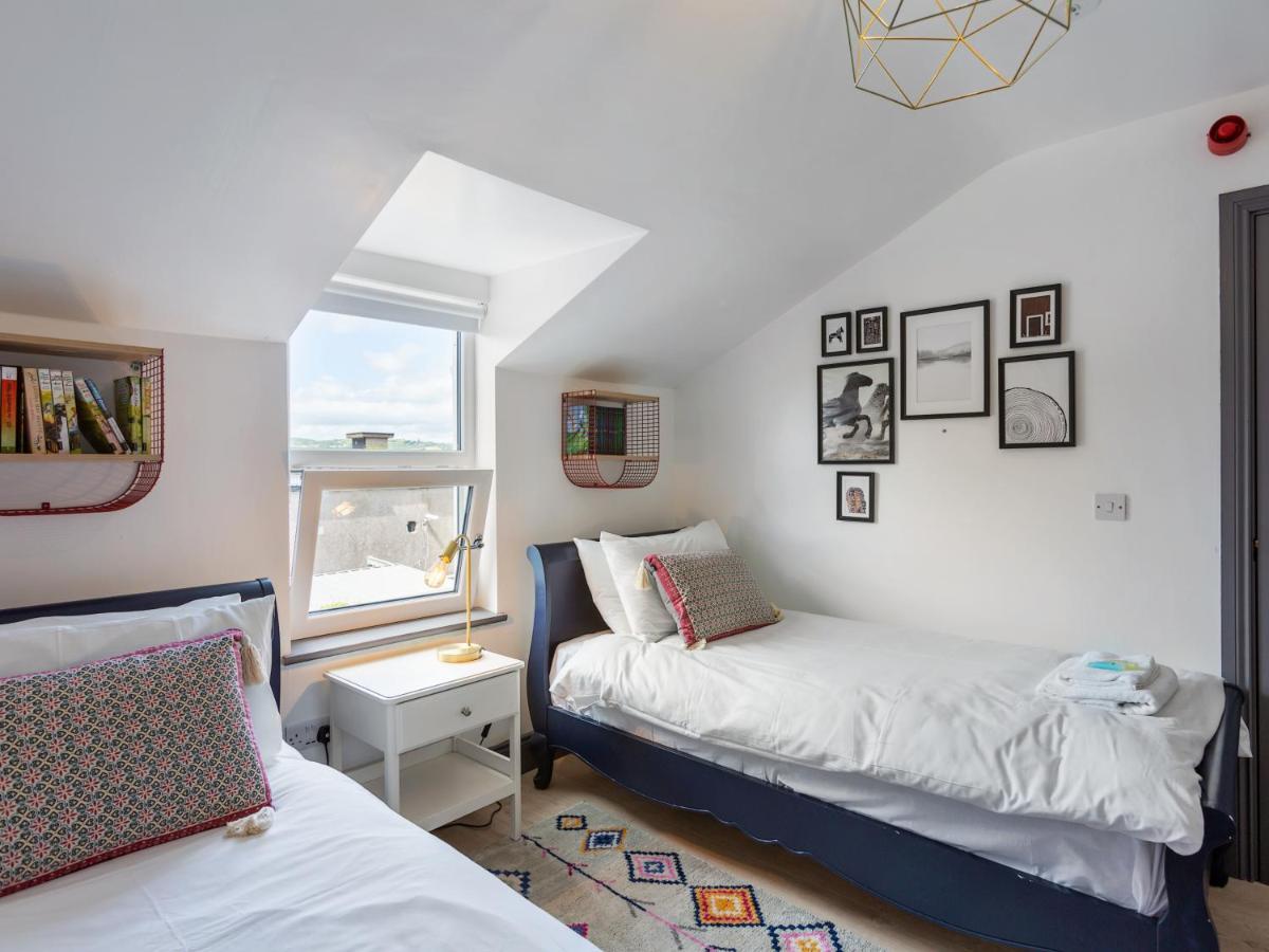 Macs Townhouse Dungarvan ダンガーバン エクステリア 写真